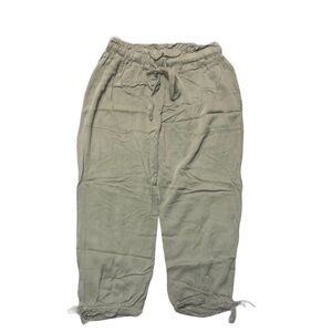 Women’s capris size Medium